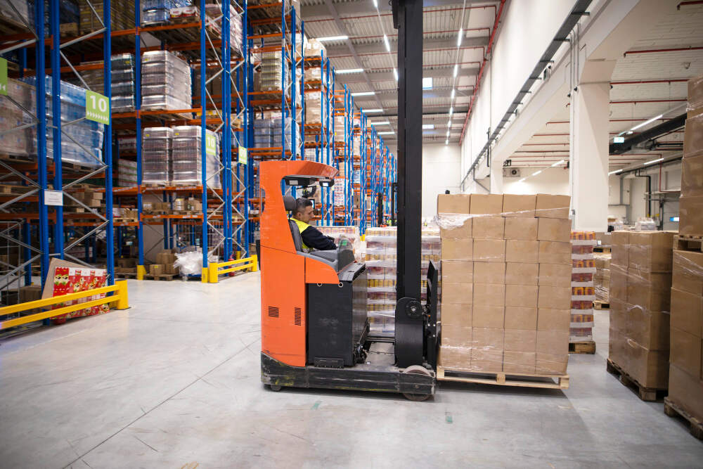 electric pallet trucks and stackers